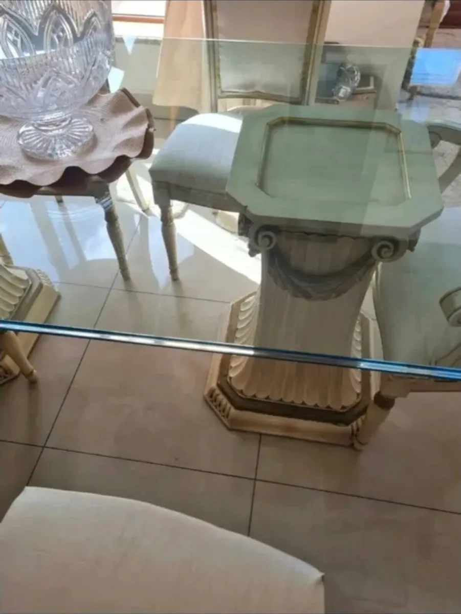 Italian table and chairs cream and gold - Image 4