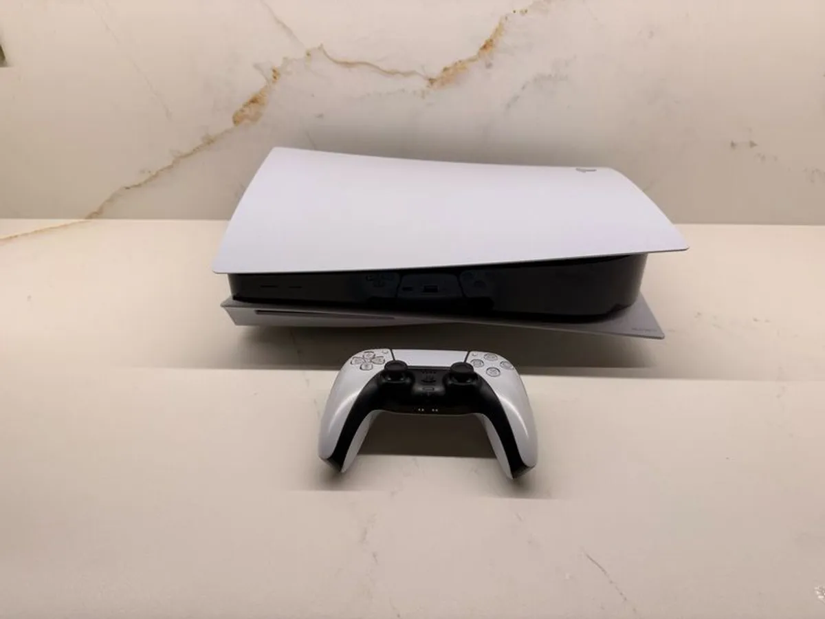PS5 disc edition, boxed - Image 2