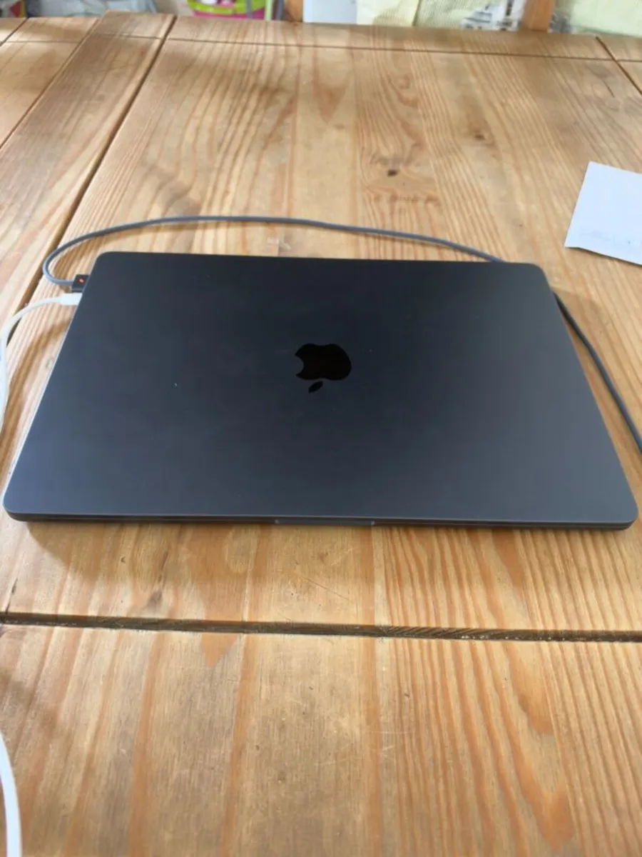 Macbook Air 2025 15.3 inch - 5 months - Image 1