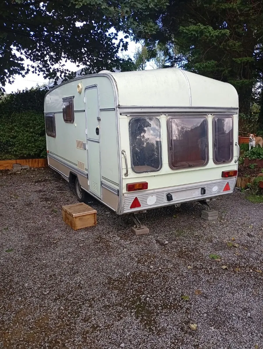 Caravan - Image 1