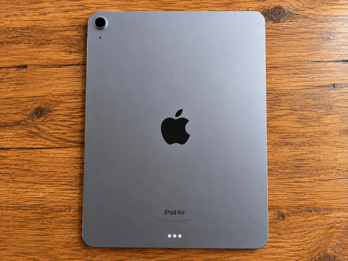 iPad Air 2026 M4 11" 128GB Space Grey Like New - Image 2