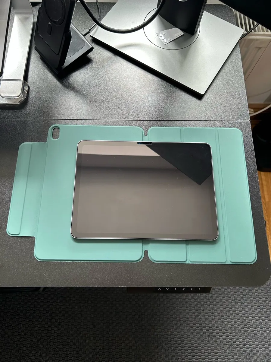 iPad Air 2026 M4 11" 128GB Space Grey Like New - Image 3