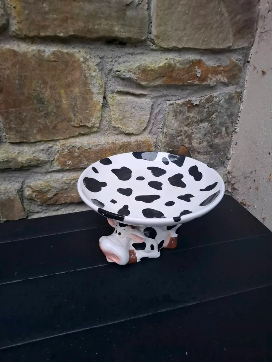 Cow cake stand - Image 1