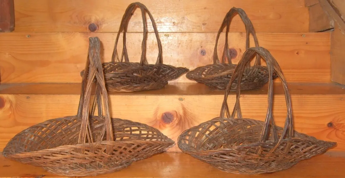 4 Pristine Vintage Woven Wicker Trugs/Baskets - Image 1