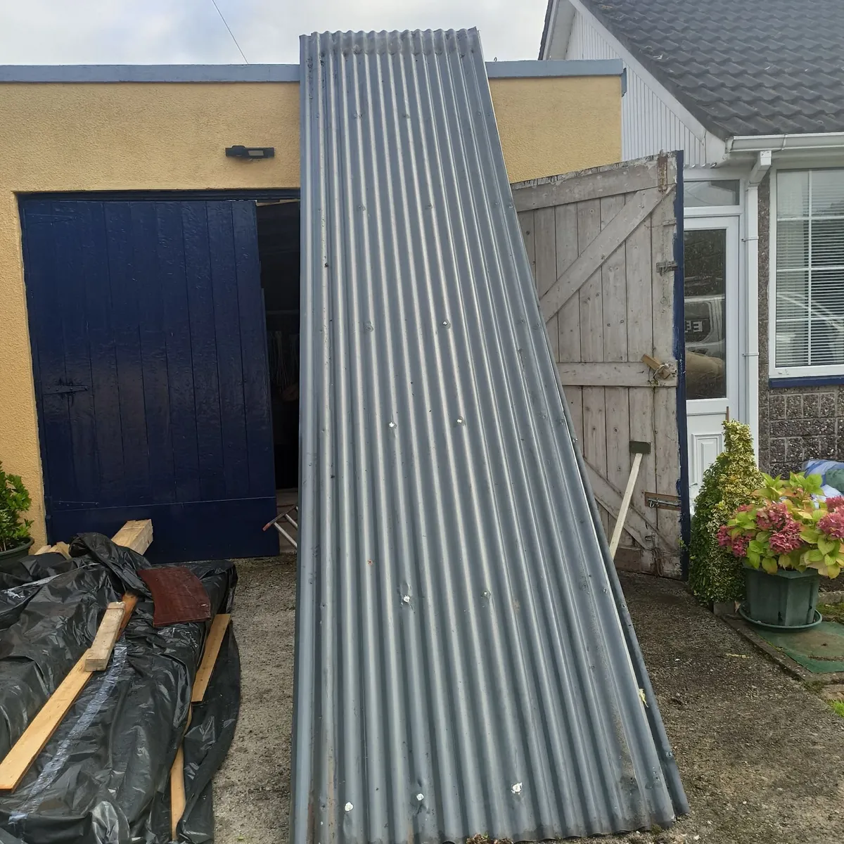 Used Heavy-Gauge Corrugated Iron Sheets – 17 Sheet - Image 1