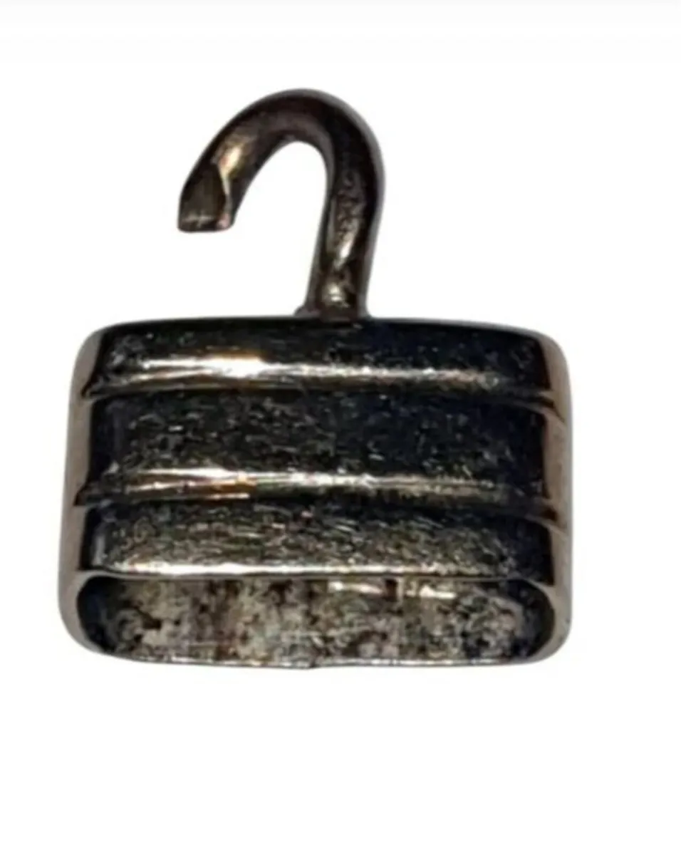 Vintage 18ct Gold Suitcase Charm / Pendant - Image 3