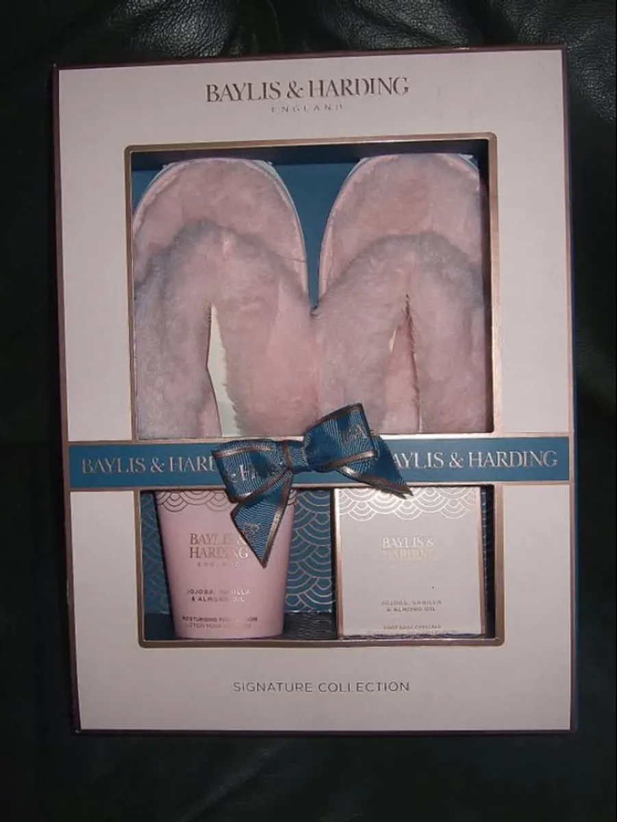BNIB Baylis & Harding Luxury Slipper Gift Set - Image 3