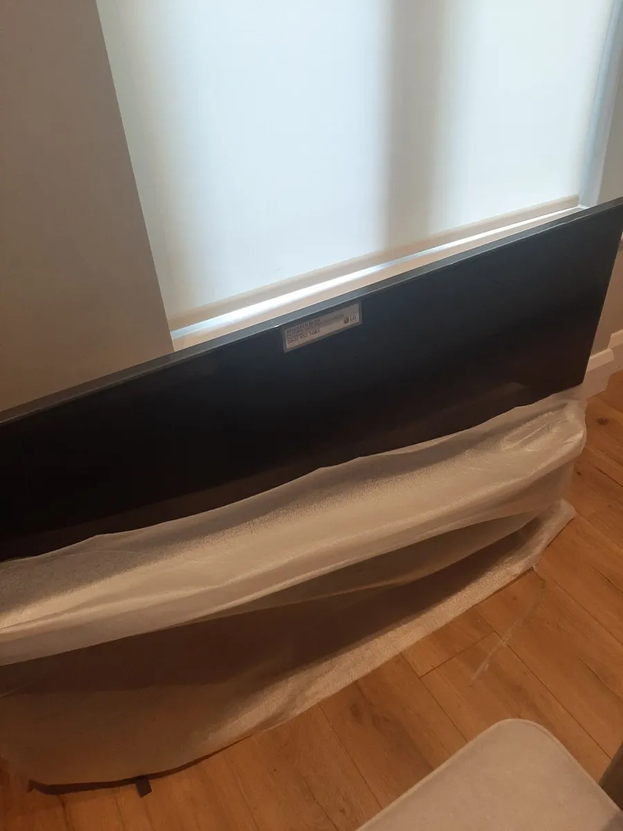 LG Smart TV - Image 2