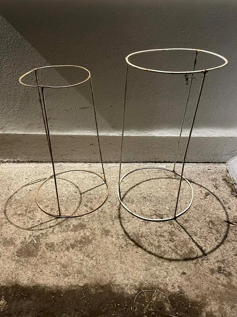 2 metal bin frames - Image 3