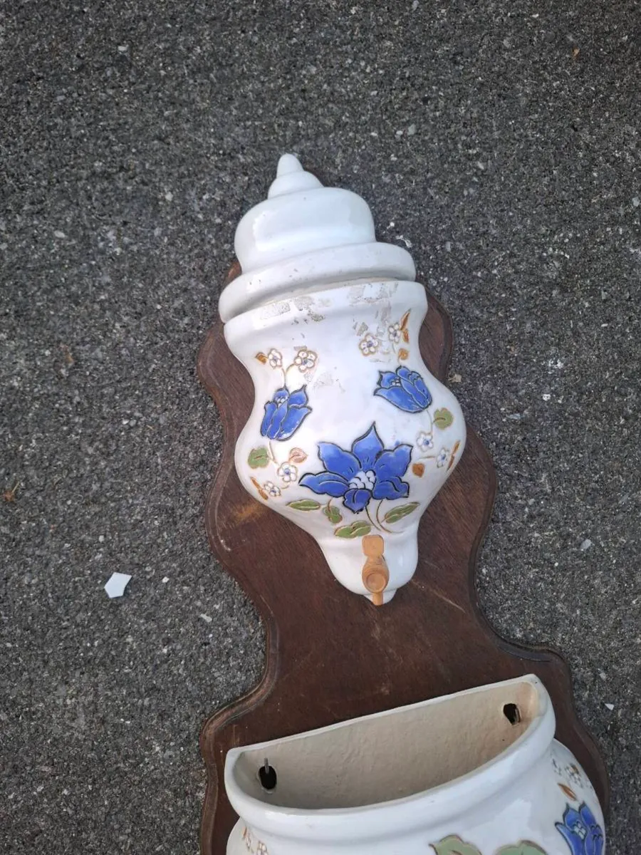 Ceramic wall fountain - Image 2