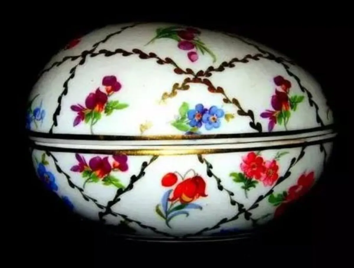 Pristine Vintage Hand-Painted Porcelain Egg - Image 1