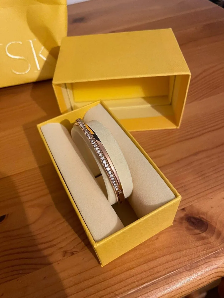 bracelet new in box gift idea - Image 3