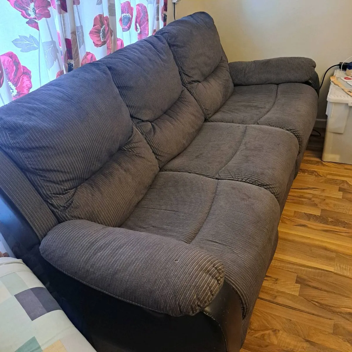 311 suite/couch/sofa €90 ono - need gone - Image 1