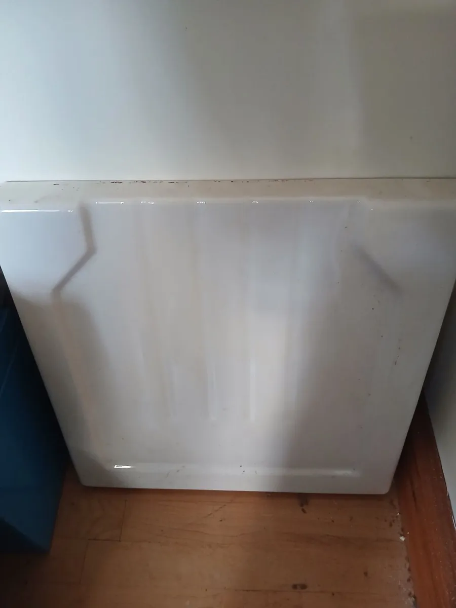 White ceramic dish drainer