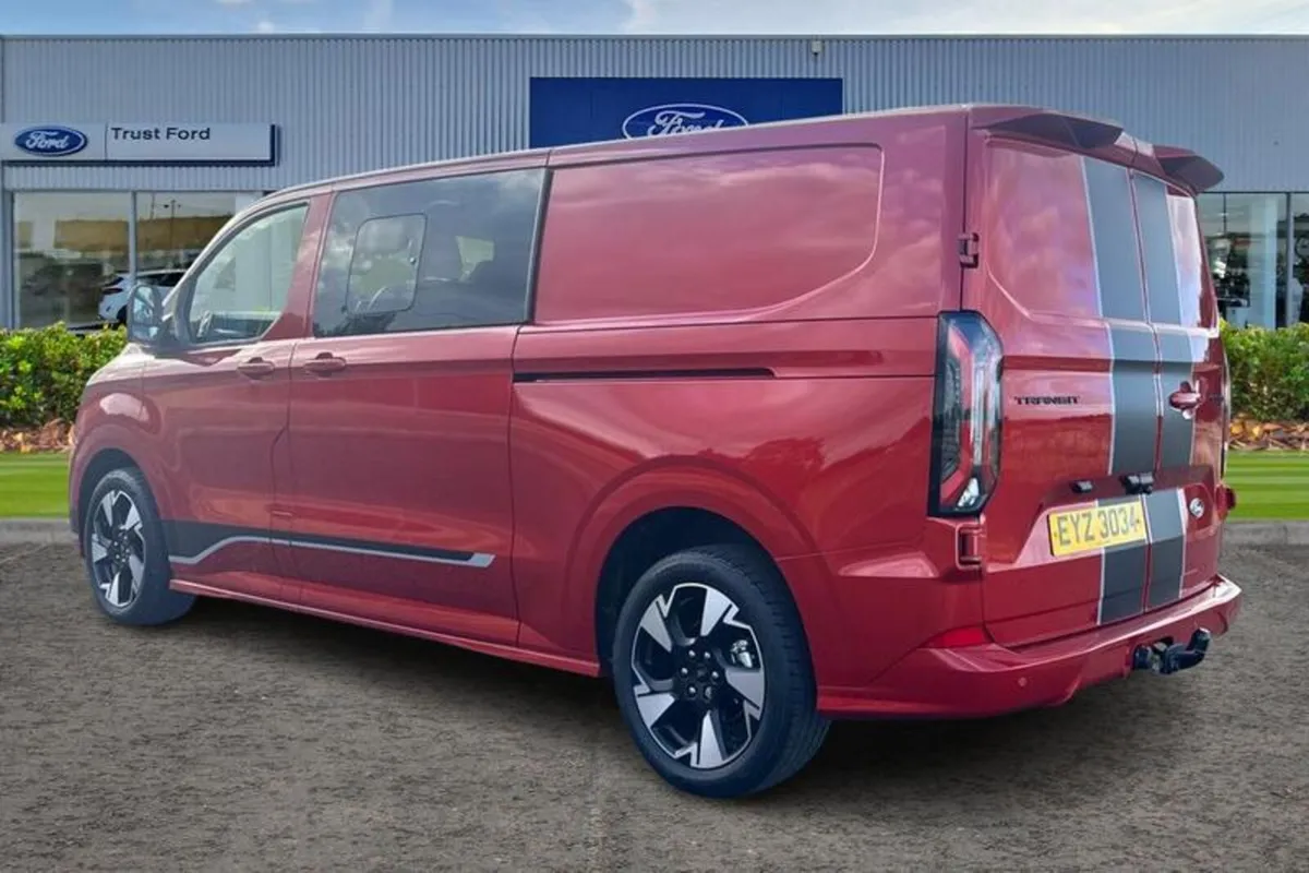 Ford Transit Custom 2.0 320 EcoBlue Sport Crew Van - Image 2