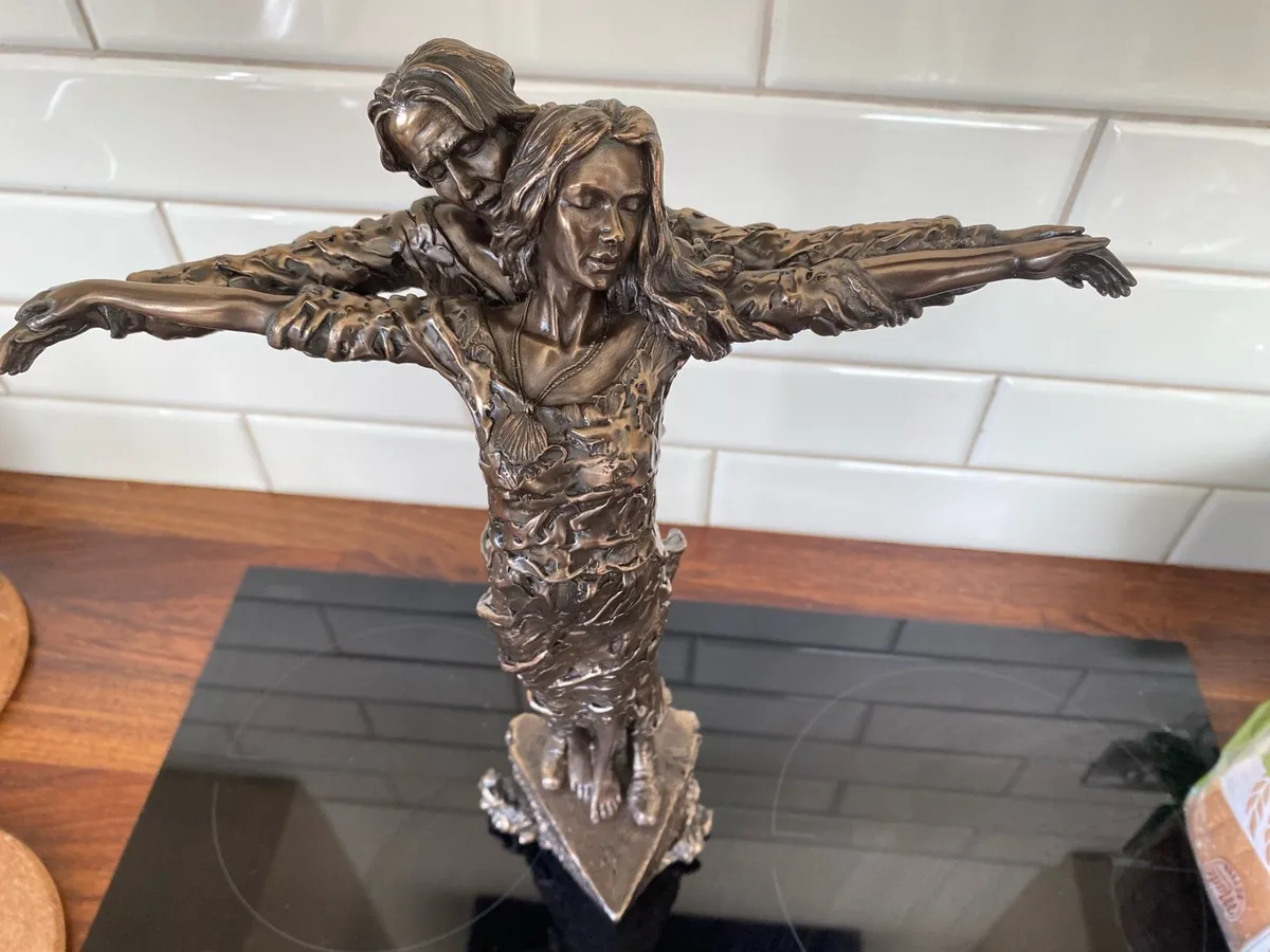 Eternal Love – Bronze Effect Sculpture - Image 1
