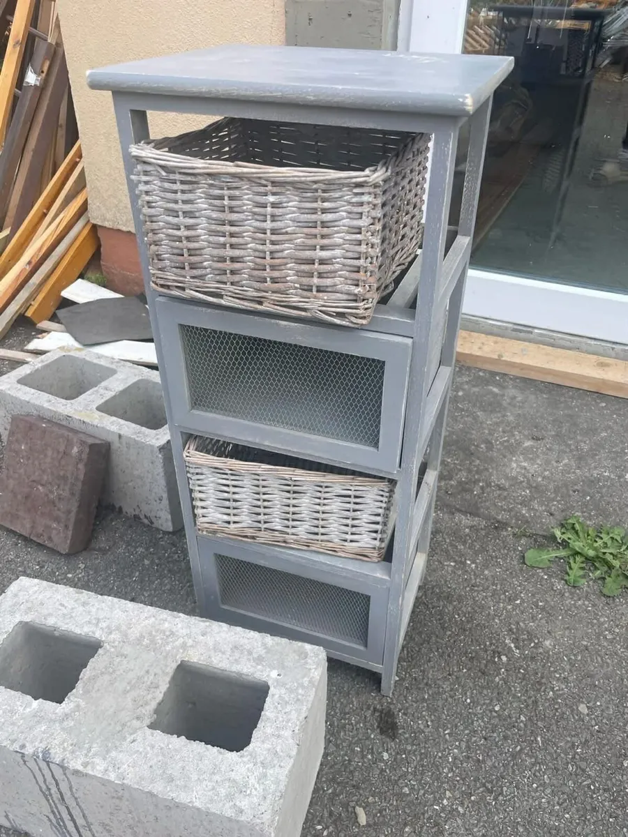 storage locker / unit - Image 1