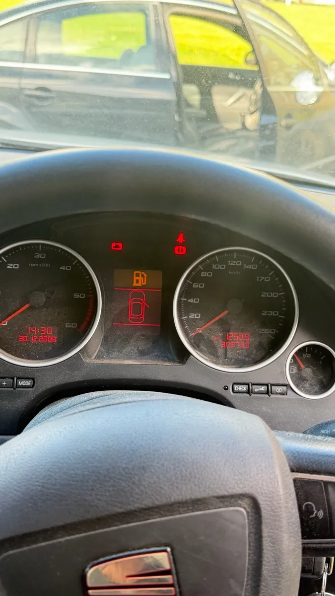 Seat Exeo TRADE SALE TO CLEAR - Image 3