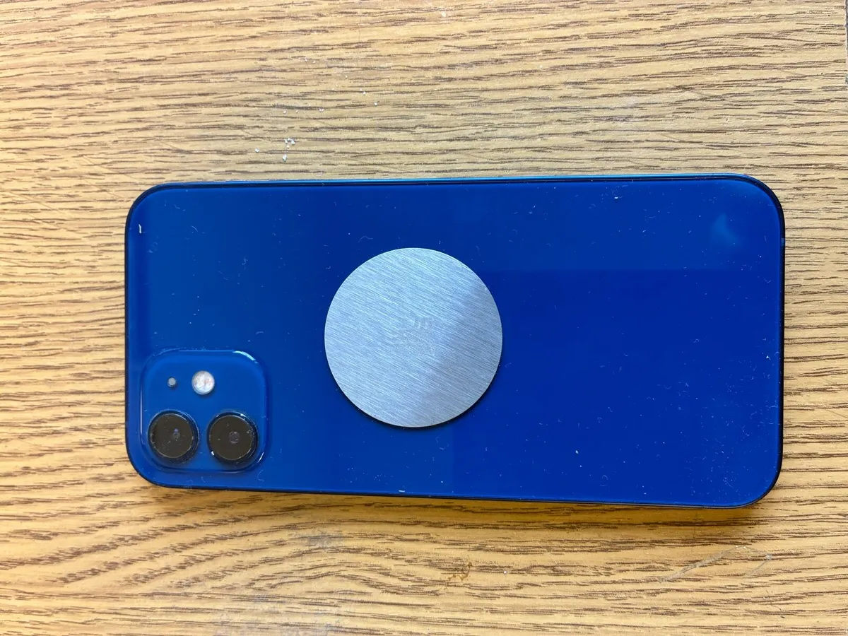 iPhone 12 - Image 3