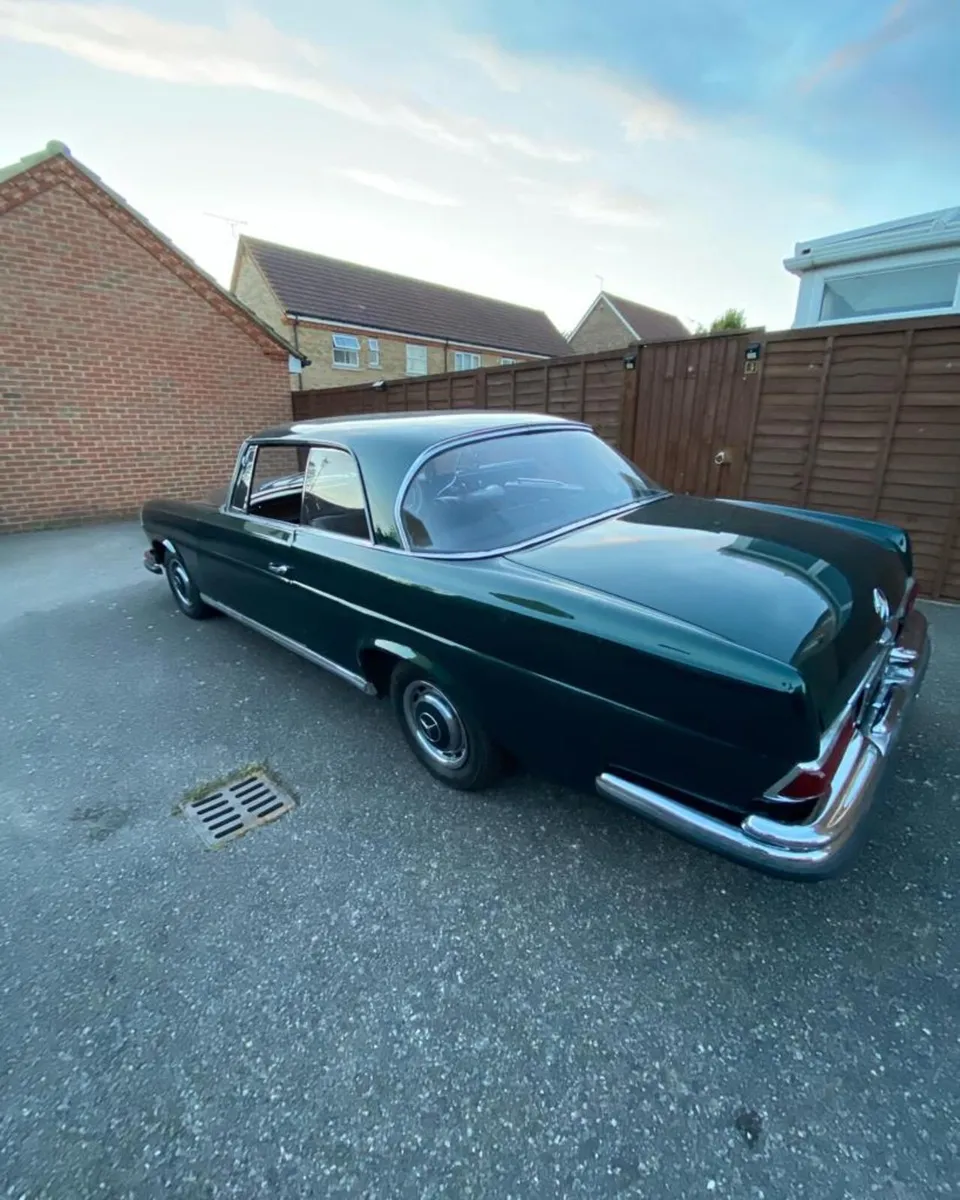 Mercedes w111 coupe 2 dr rhd - Image 2