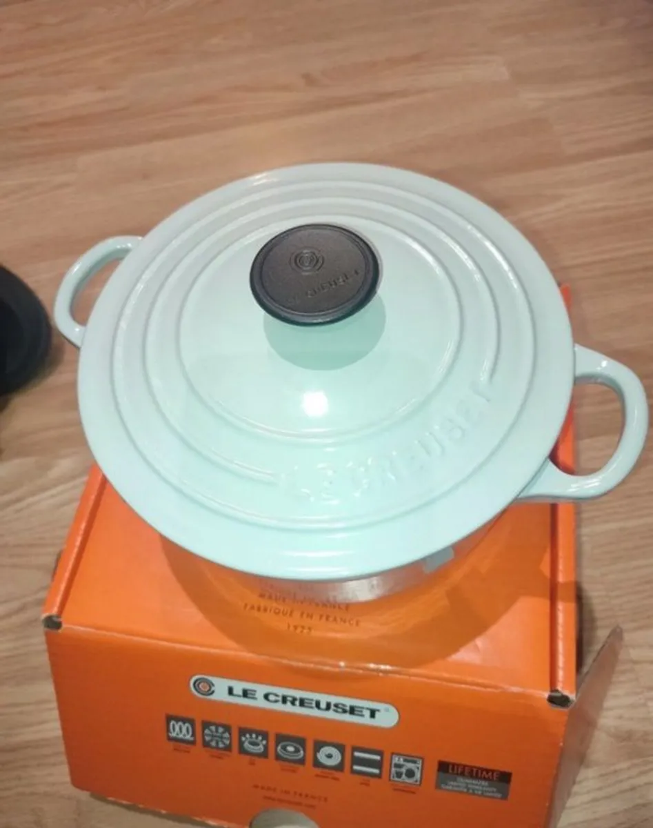 Le Creuset Casserole Dish - Image 3