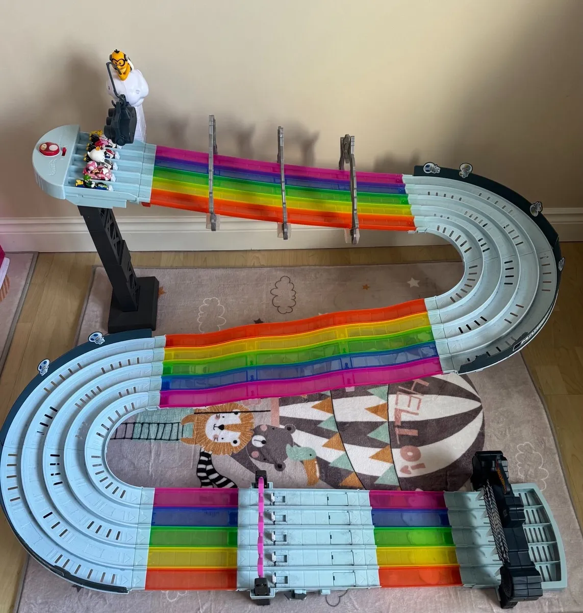 Hot Wheels Mario Kart Rainbow Road Raceway Set - Image 1