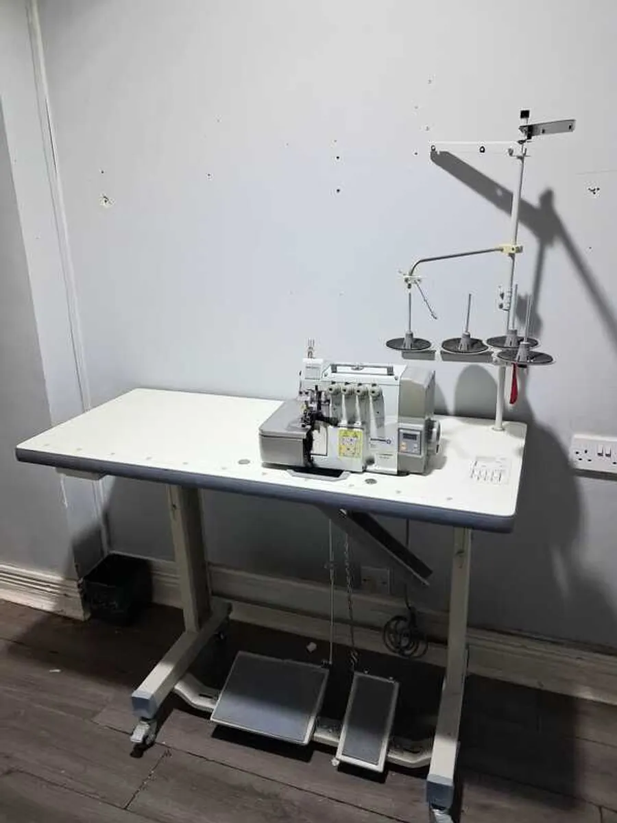 Eastman Automation industrial overlock sewing machine - Image 1