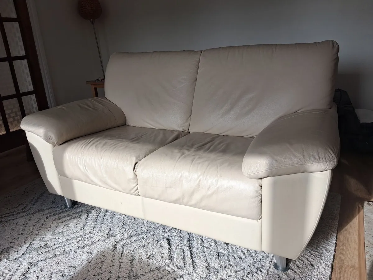 Couch / sofa -- leather - Image 3