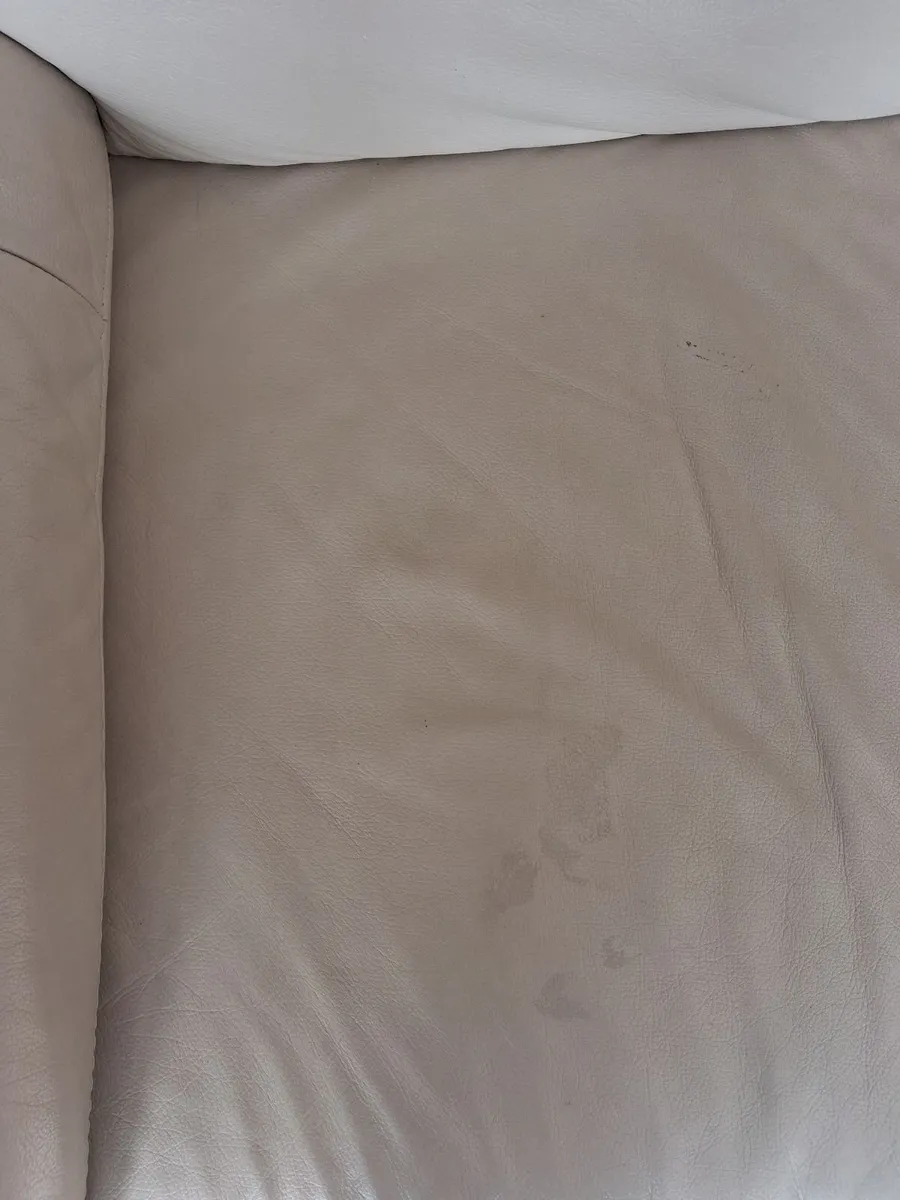 Couch / sofa -- leather - Image 4