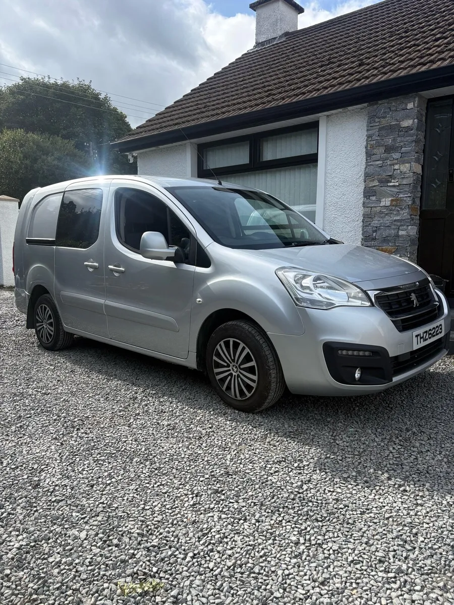 Peugeot Partner (tepee) 1.6diesel crew cab - Image 2