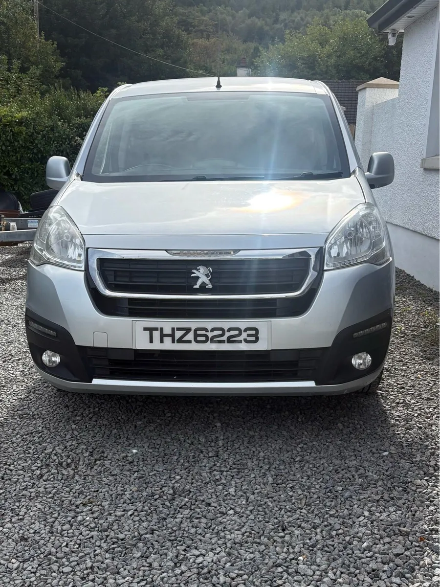 Peugeot Partner (tepee) 1.6diesel crew cab - Image 3