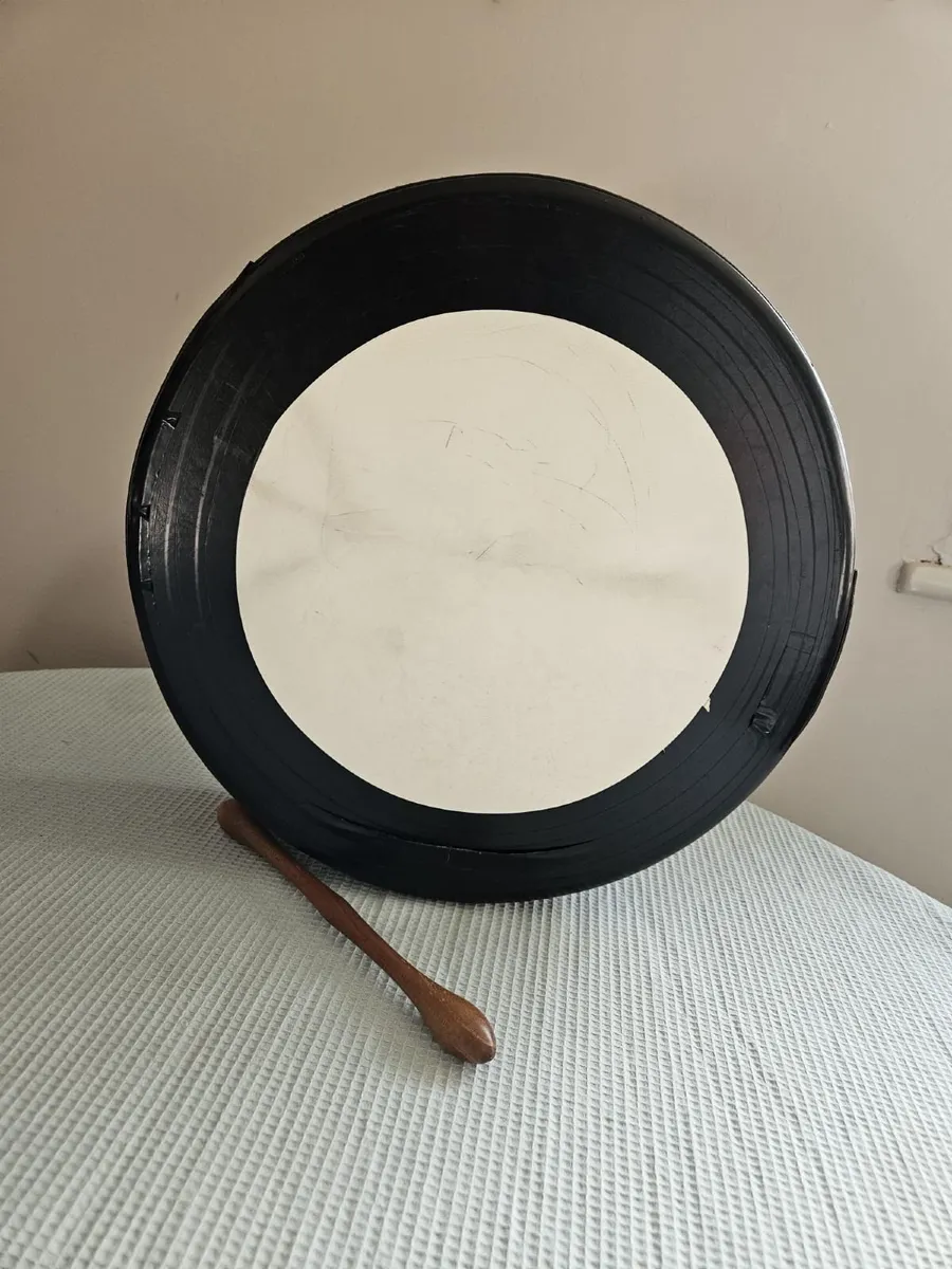 Quality Mid Sized 14" Bodhrán with Tipper & Case - Image 1