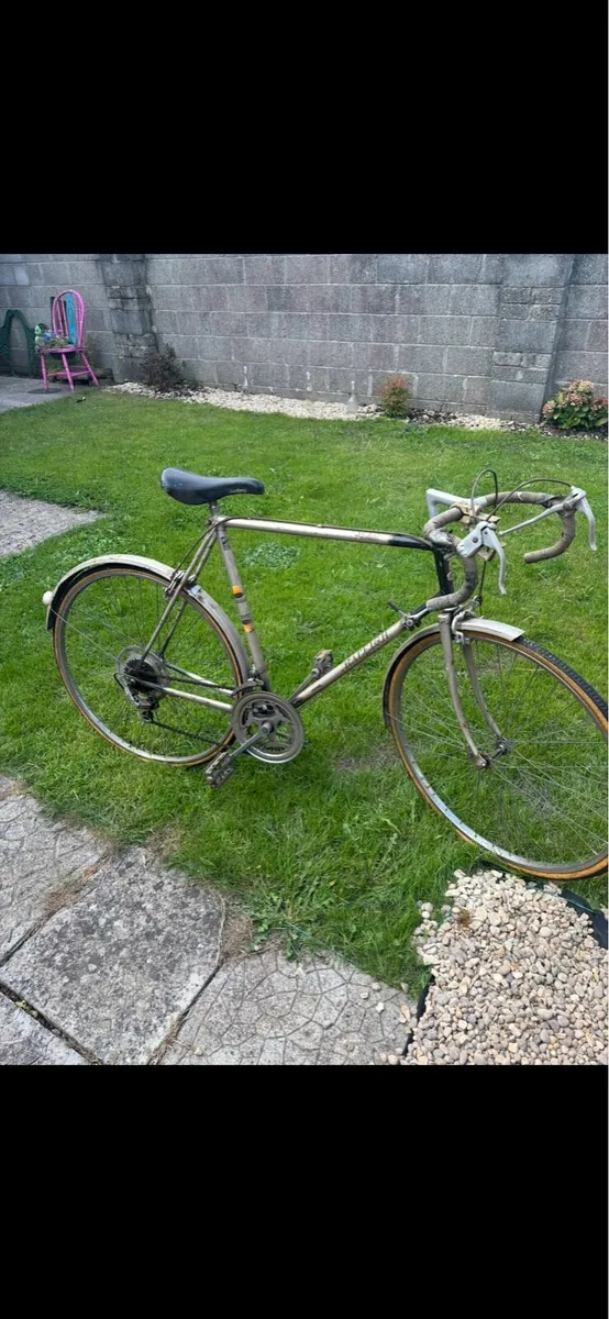 Vintage Raleigh Medale road/racing bicycle - Image 1