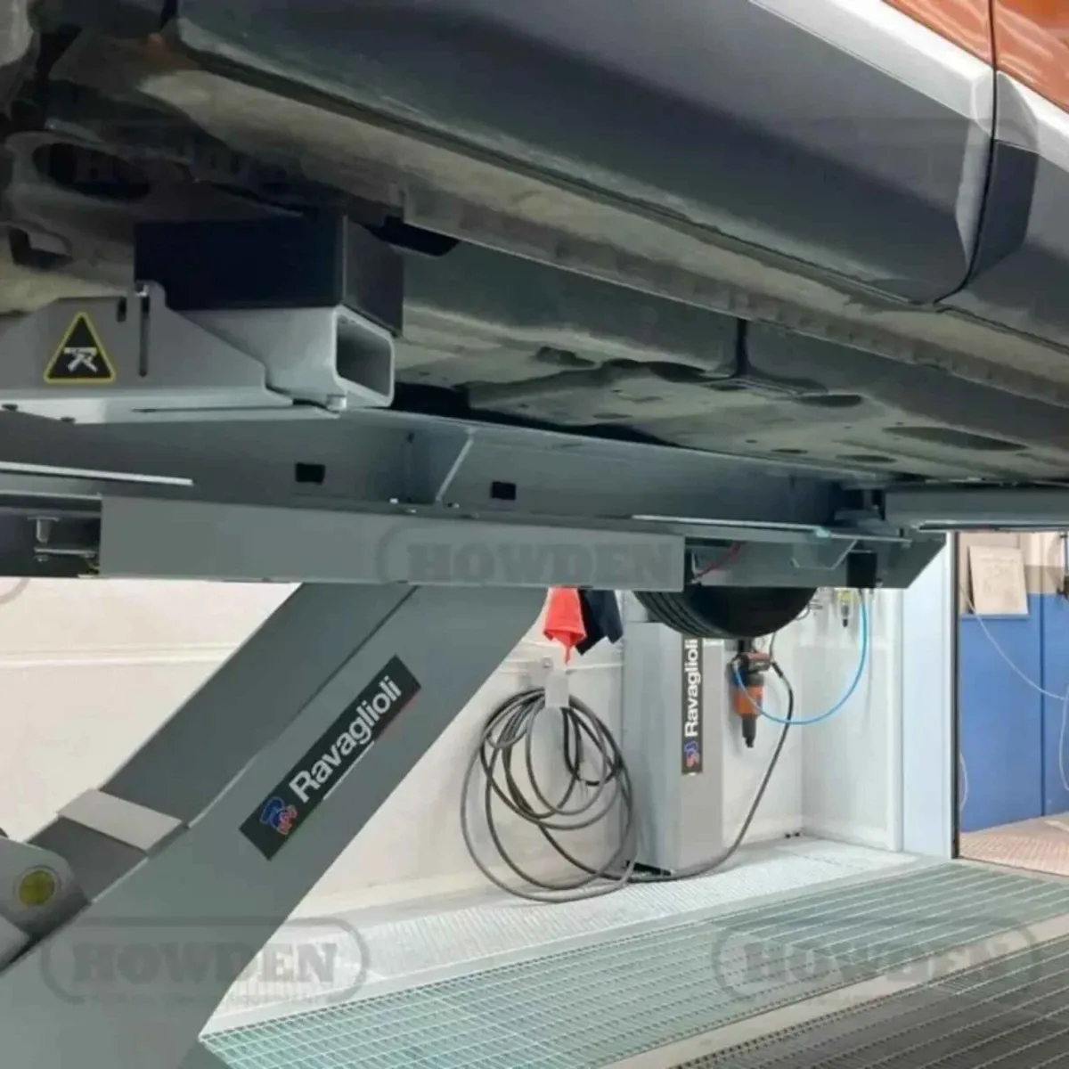 Ravaglioli Mid Rise 3 Ton In Floor Scissor Lift - Image 4