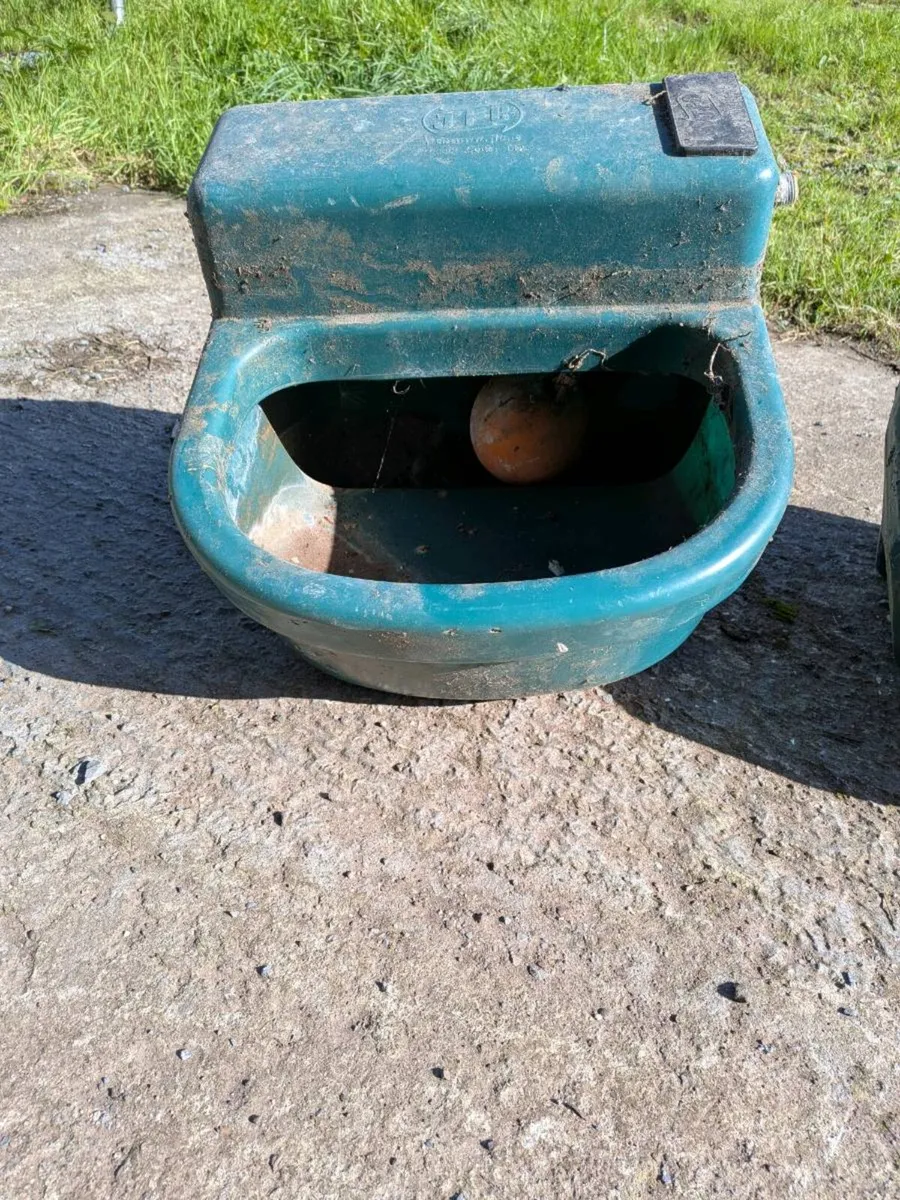 Cattle drinking troughs - Image 3