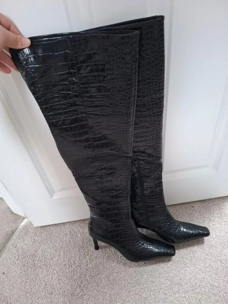 Boots - Image 3