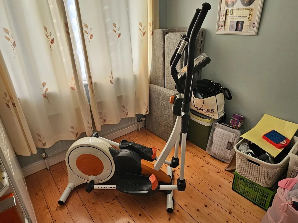 Reebok i-Trainer 2.1 Elliptical Cross Trainer - Image 1