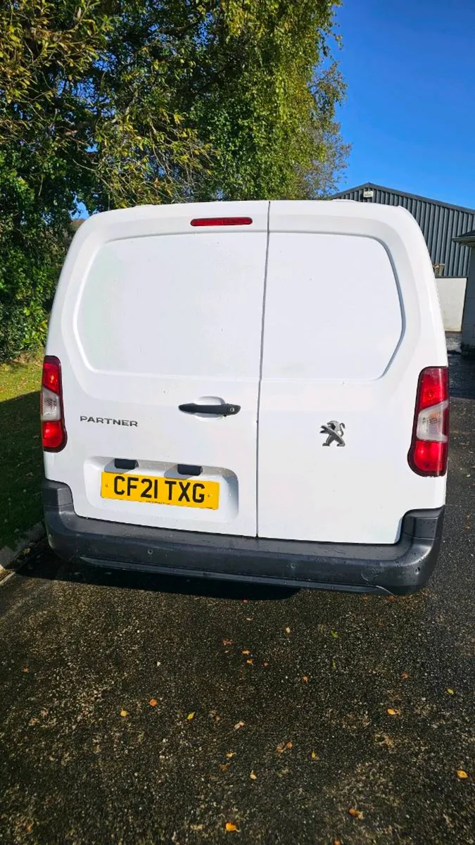 2021 Peugeot Partner Fridge van - Image 3