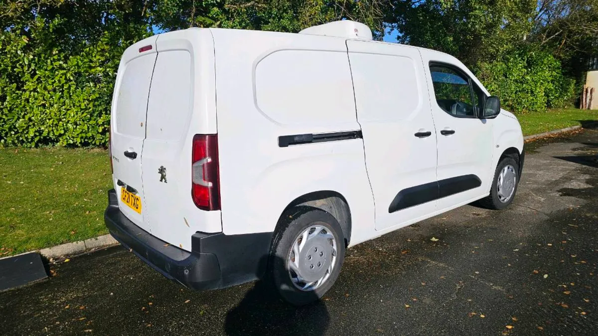 2021 Peugeot Partner Fridge van - Image 2