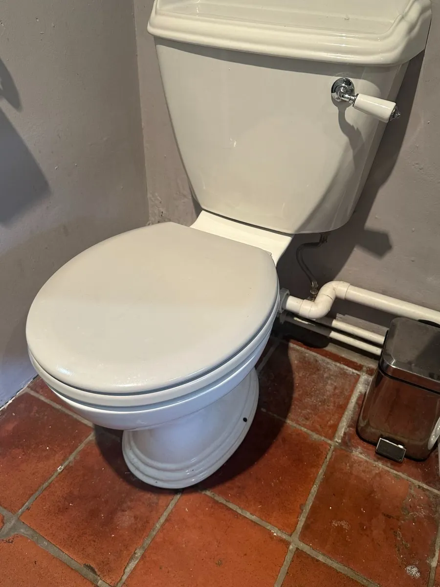Entire Jacuzzi bathroom - 120 euros quick sale - Image 2