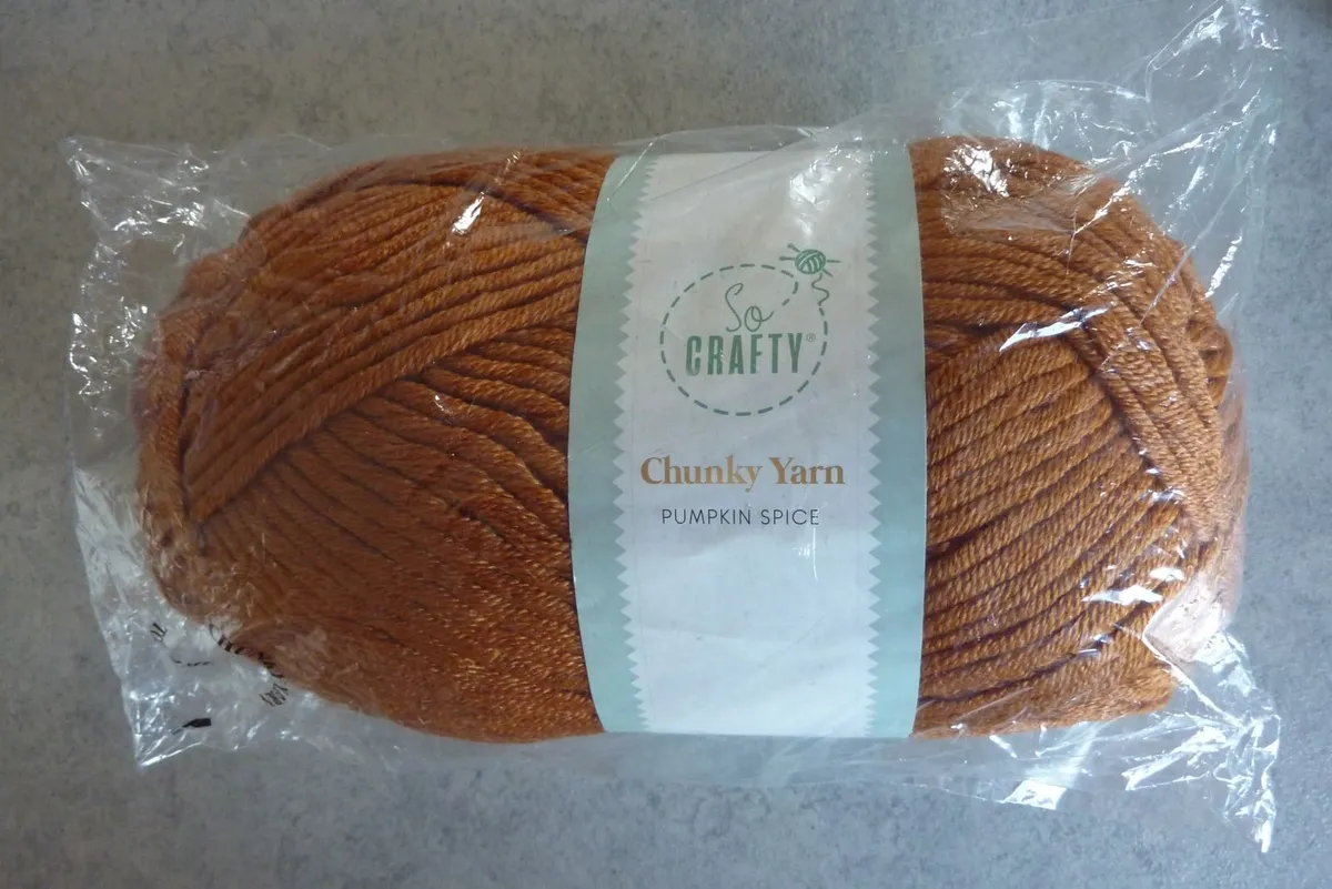 Balls of chunky yarn - Image 1
