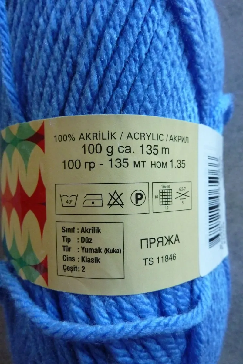 Balls of chunky yarn - Image 4