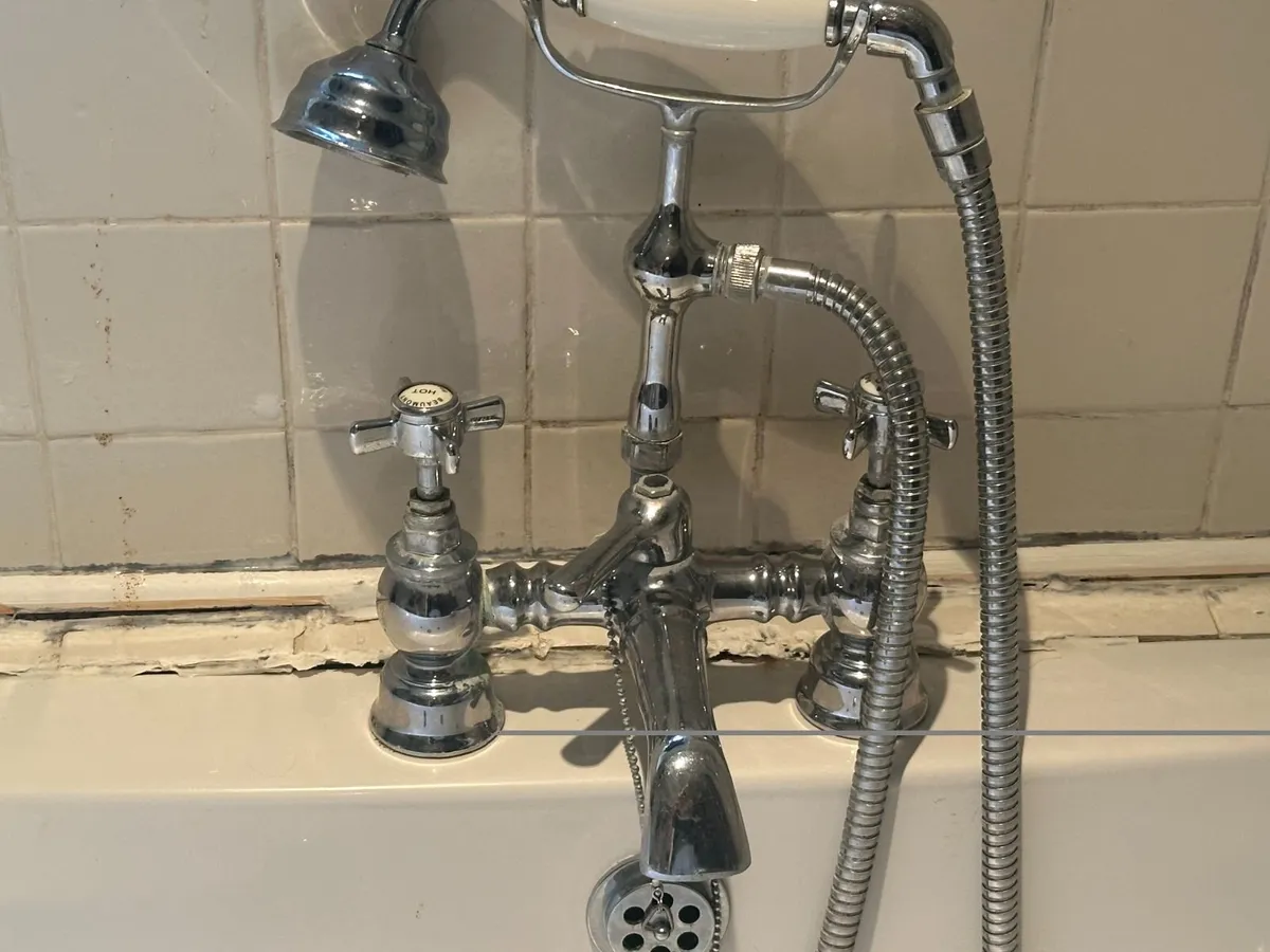 Entire Jacuzzi bathroom - 120 euros quick sale - Image 4