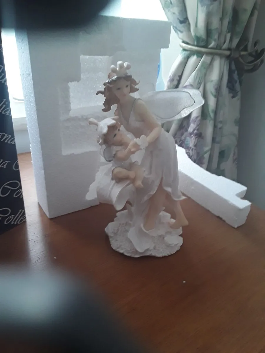 Lovely selection of fairies ornaments in boxes - Image 2