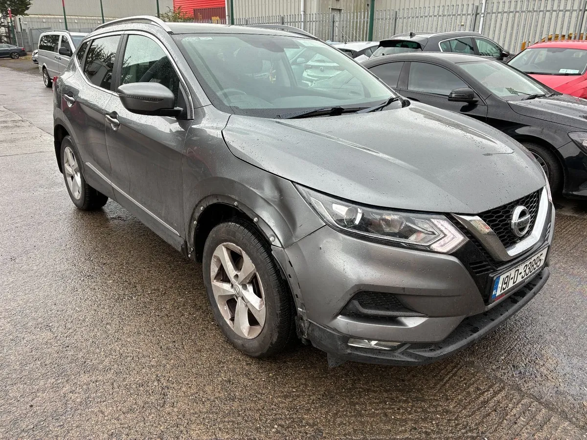 car - Image 1