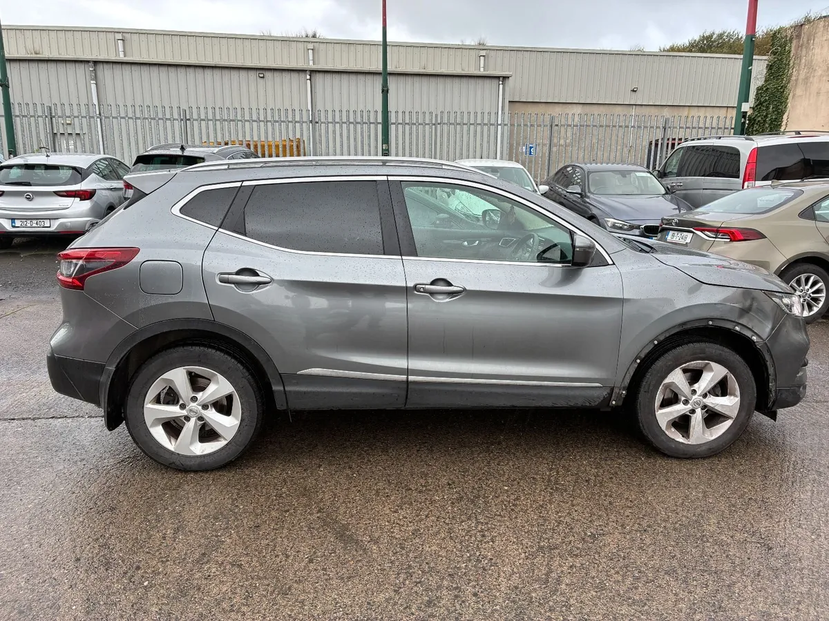 car - Image 2