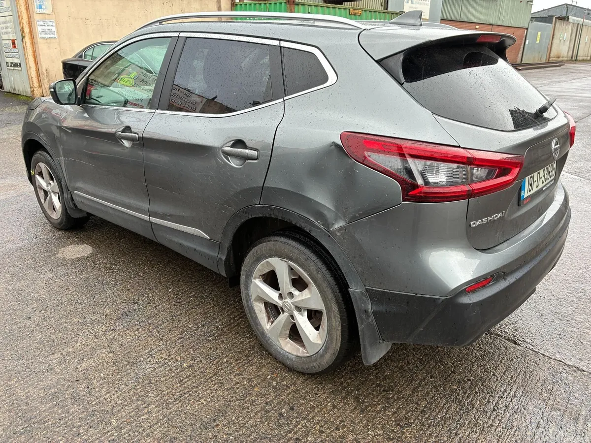 car - Image 4