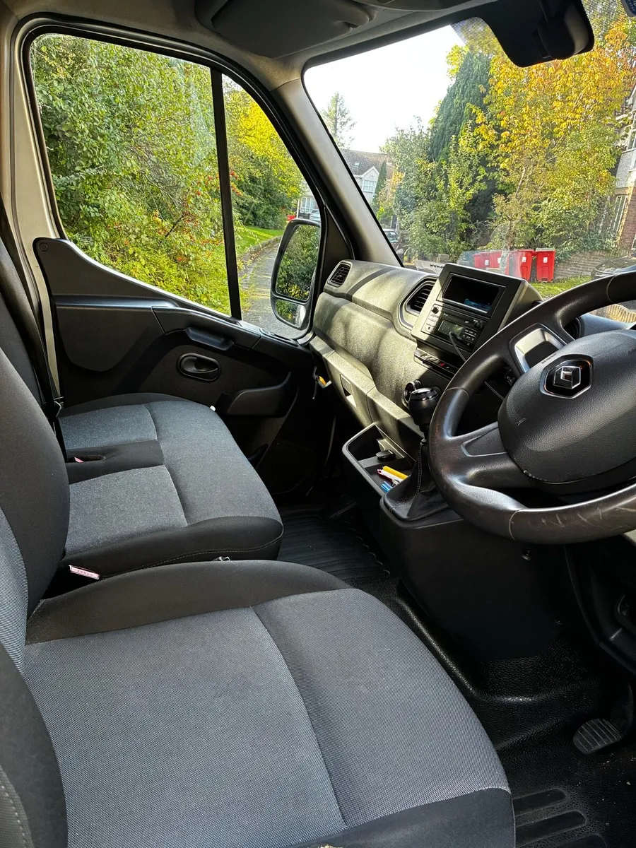 Renault Master 2022 FWD LM35 BLUE DCI 150 Be - Image 3