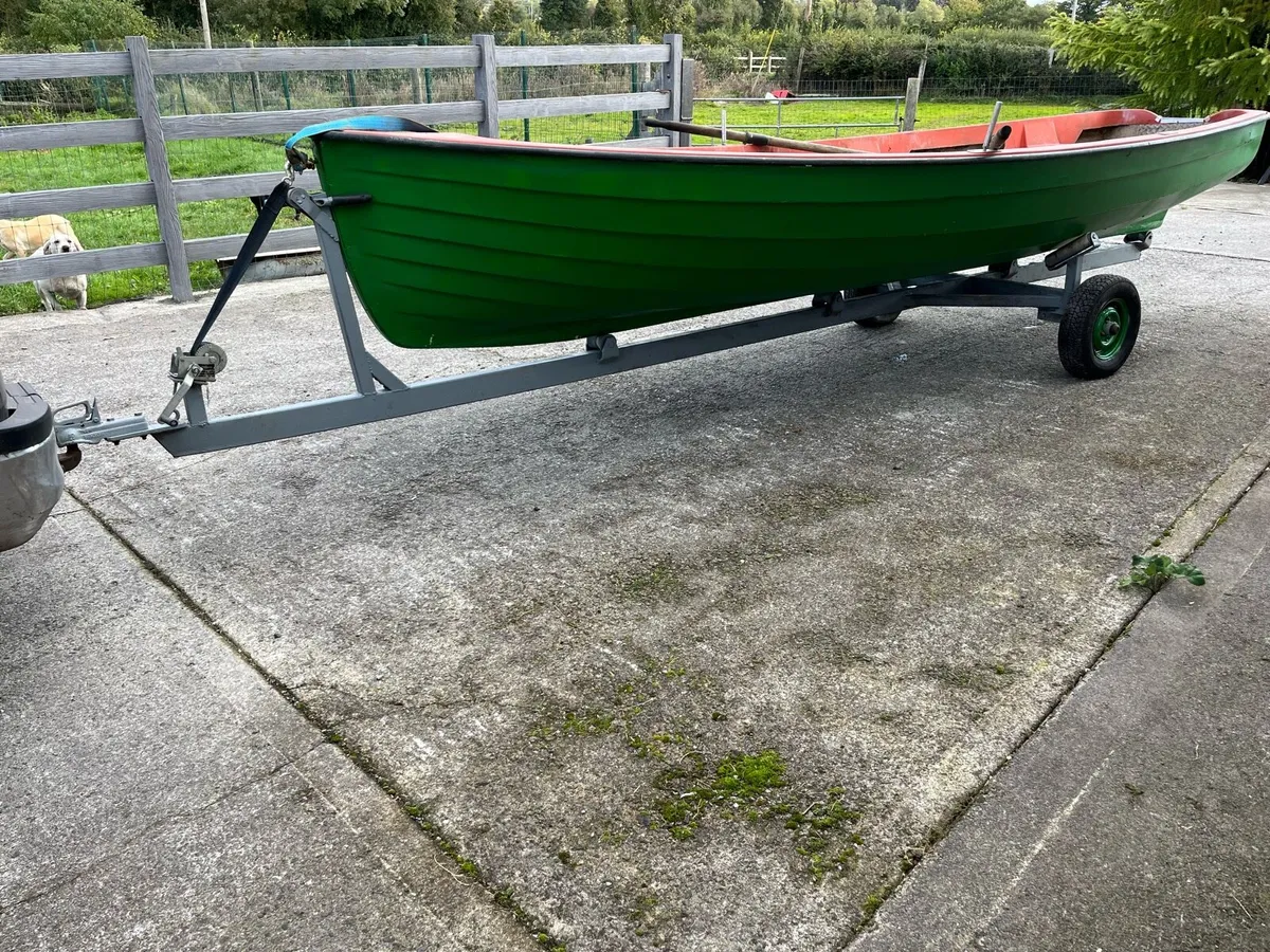Boat and trailer - Image 3