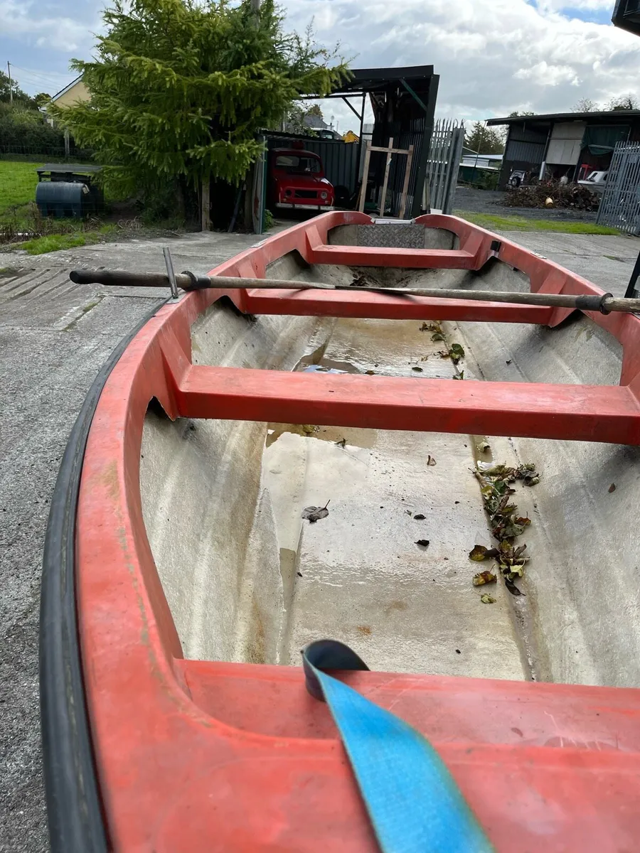 Boat and trailer - Image 4